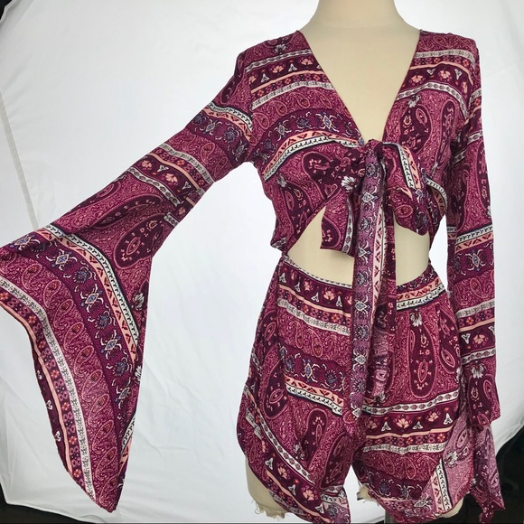 PuRpLe 💐PaIsLeY Bohemian Bell Sleeved Romper - Picture 3 of 7